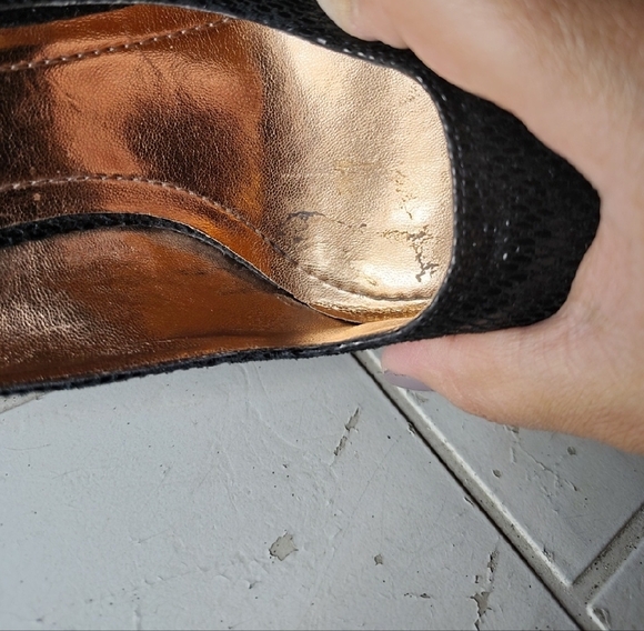 BCBGeneration Black Heels Elegant Design - Picture 7 of 8